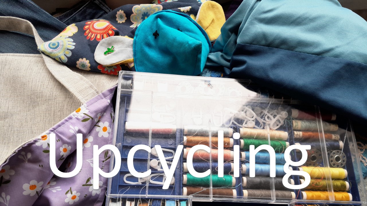 Stoffe und Nähmaterial für Upcycling-Projekte